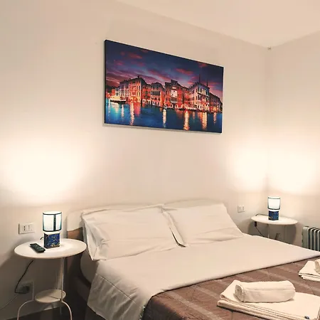 Goldmine 1 Pensión Venecia