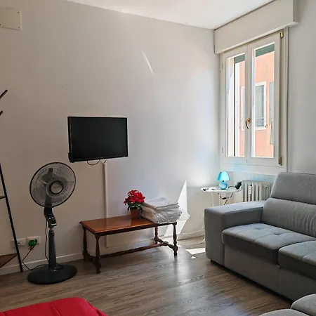 Goldmine 1 Pensión 3*